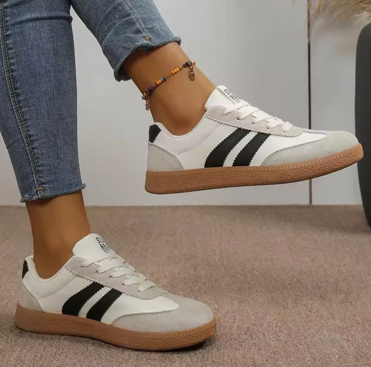 Women’s Fashionable Lightweight Sports Shoes